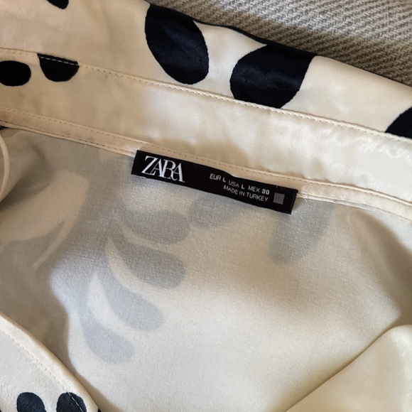 Zara Monochrome Floral Wrap Dress - Picture 3 of 3